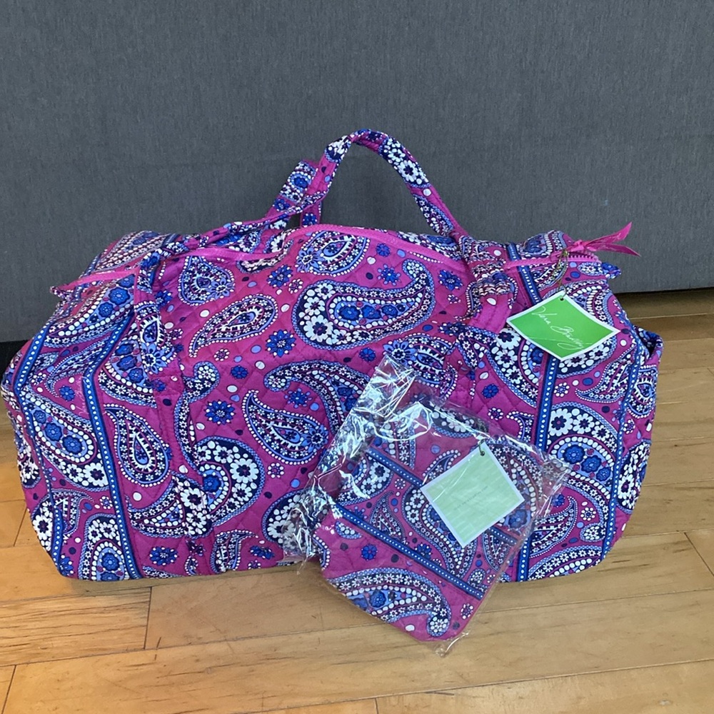 Vera Bradley Weekended Duffle Travel Bag and Makeup Pouch - Picture 2 of 10